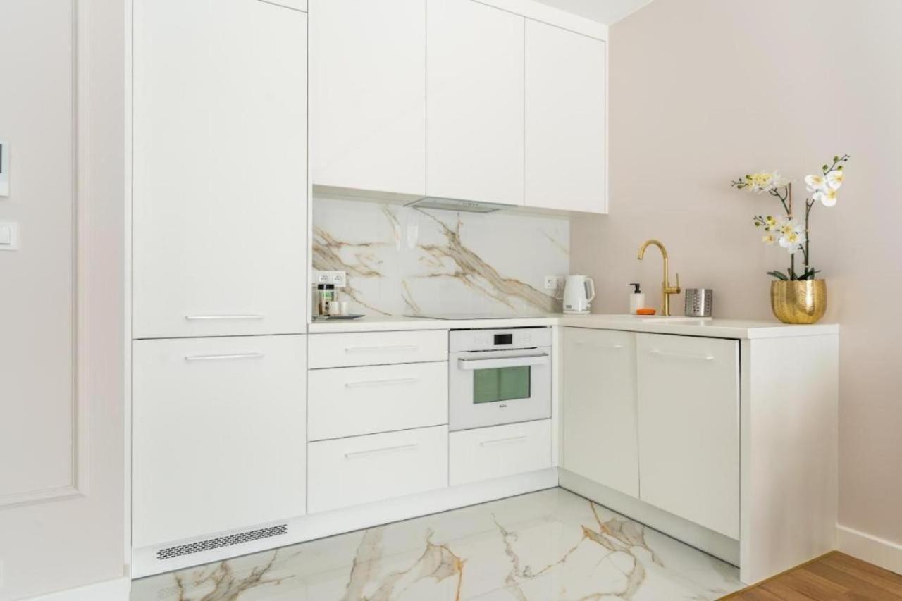 Apartament Mennica Residence - Golden Apartments - Comfortable And Stylish ワルシャワ エクステリア 写真