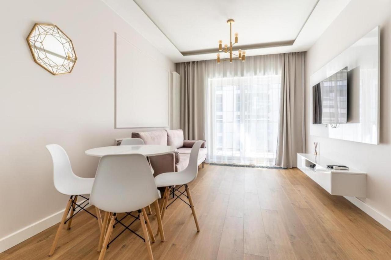 Apartament Mennica Residence - Golden Apartments - Comfortable And Stylish ワルシャワ エクステリア 写真